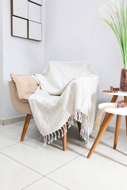 Manta para Sofá Básica Gigante Listradinha Cinza 1,40x2,20m