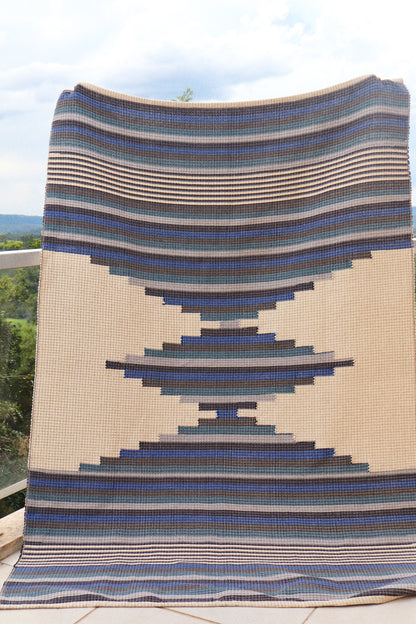 Tapete de Bico Linha Trabalhado Colorido Azul 1,50x2,00m