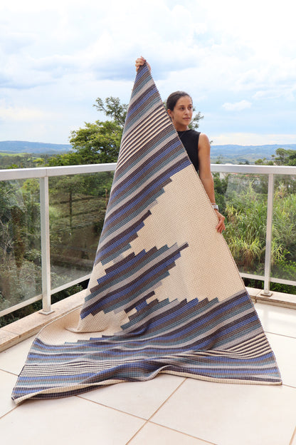 Tapete de Bico Linha Trabalhado Colorido Azul 1,50x2,00m