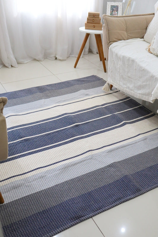 Tapete em Linha Listrado Azul e Cru 1,50x1,50m