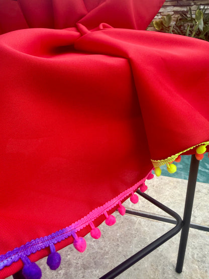 Canga Saída de Praia Vermelha com Pompom Colorido