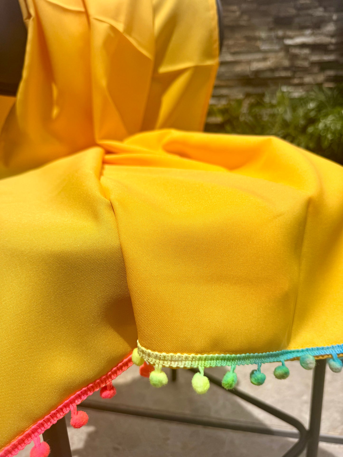 Canga Saída de Praia Amarela com Pompom Colorido