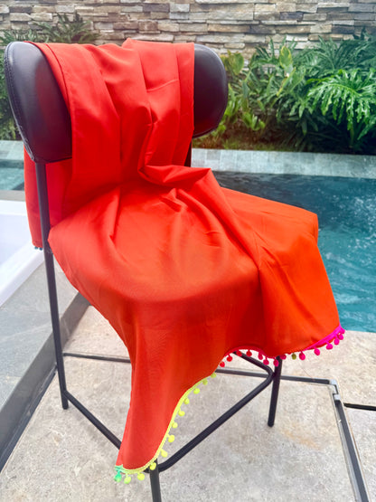 Canga Saída de Praia Laranja com Pompom Colorido