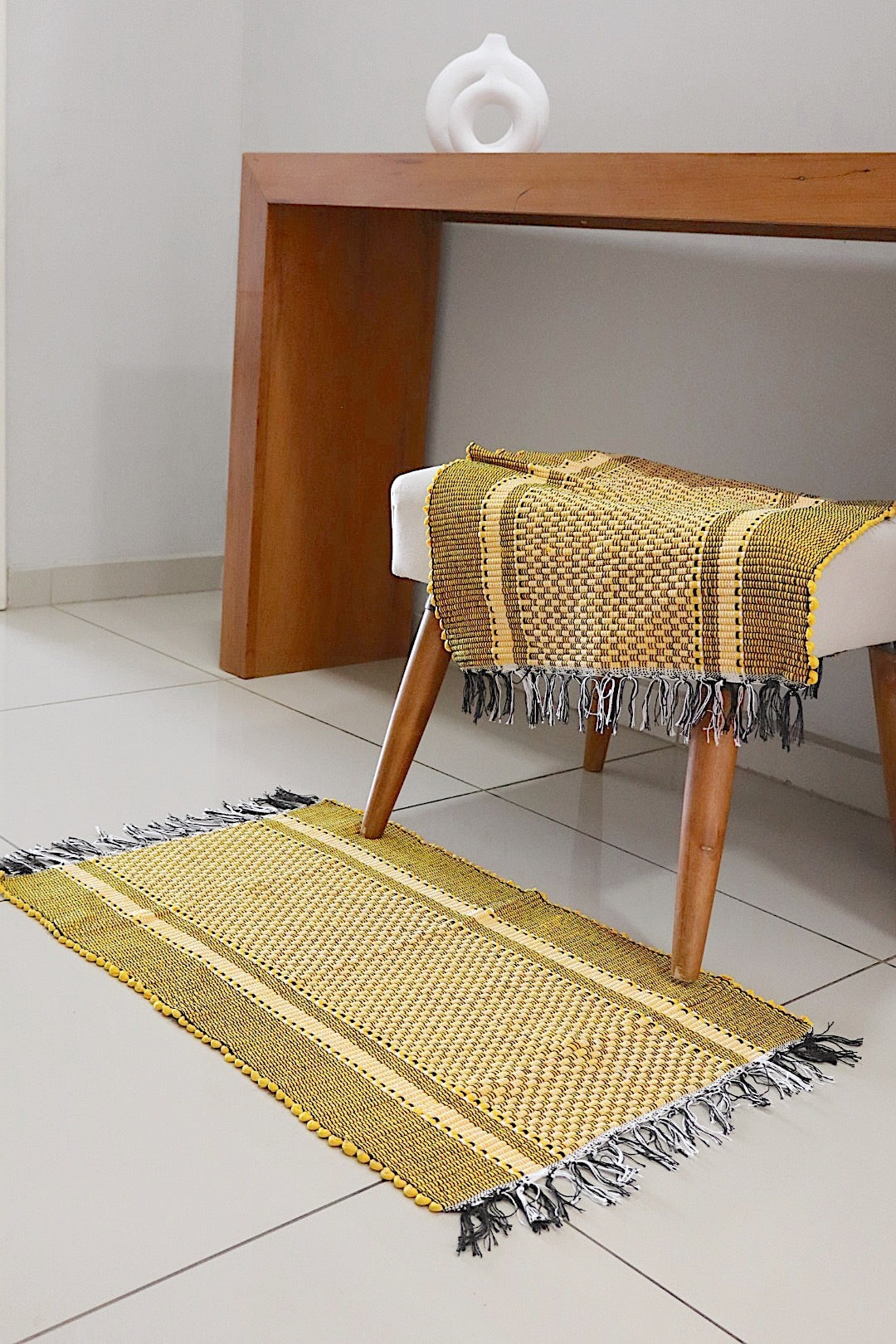 Par de Tapete de Malha Listra Amarelo