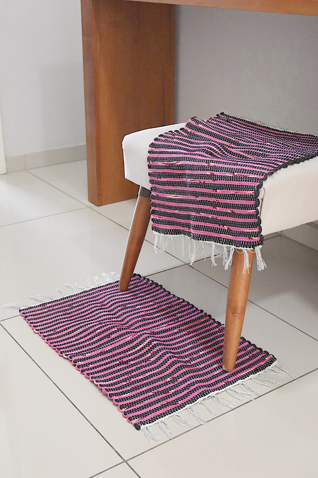 Par de Tapete Zebrinha Mini Rosa e Preto