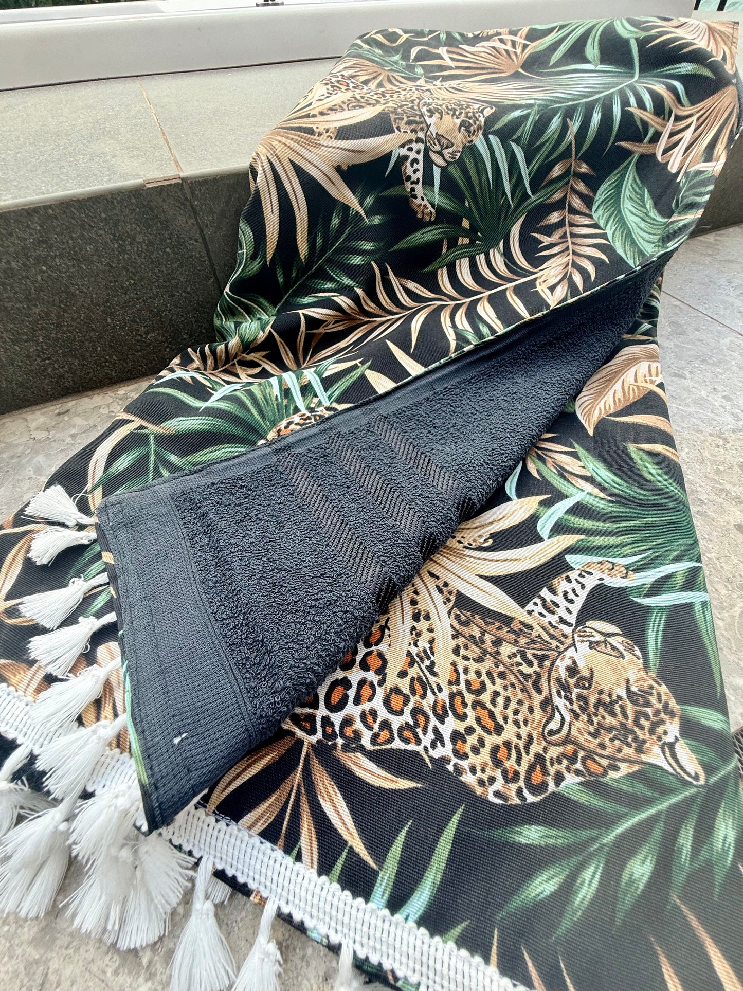 Toalha Canga Dupla Face com Tecido Impermeável Belize Onça Preto