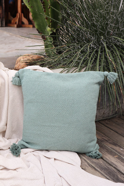 Capa de Almofada Boho Escama com Pompom Lisa Verde Menta 45x45