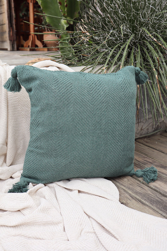 Capa de Almofada Boho Escama com Pompom Lisa Verde Musgo 45x45