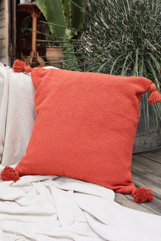 Capa de Almofada Boho Escama com Pompom Lisa Terracota 45x45