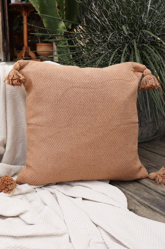 Capa de Almofada Boho Escama com Pompom Lisa Marrom Claro 45x45