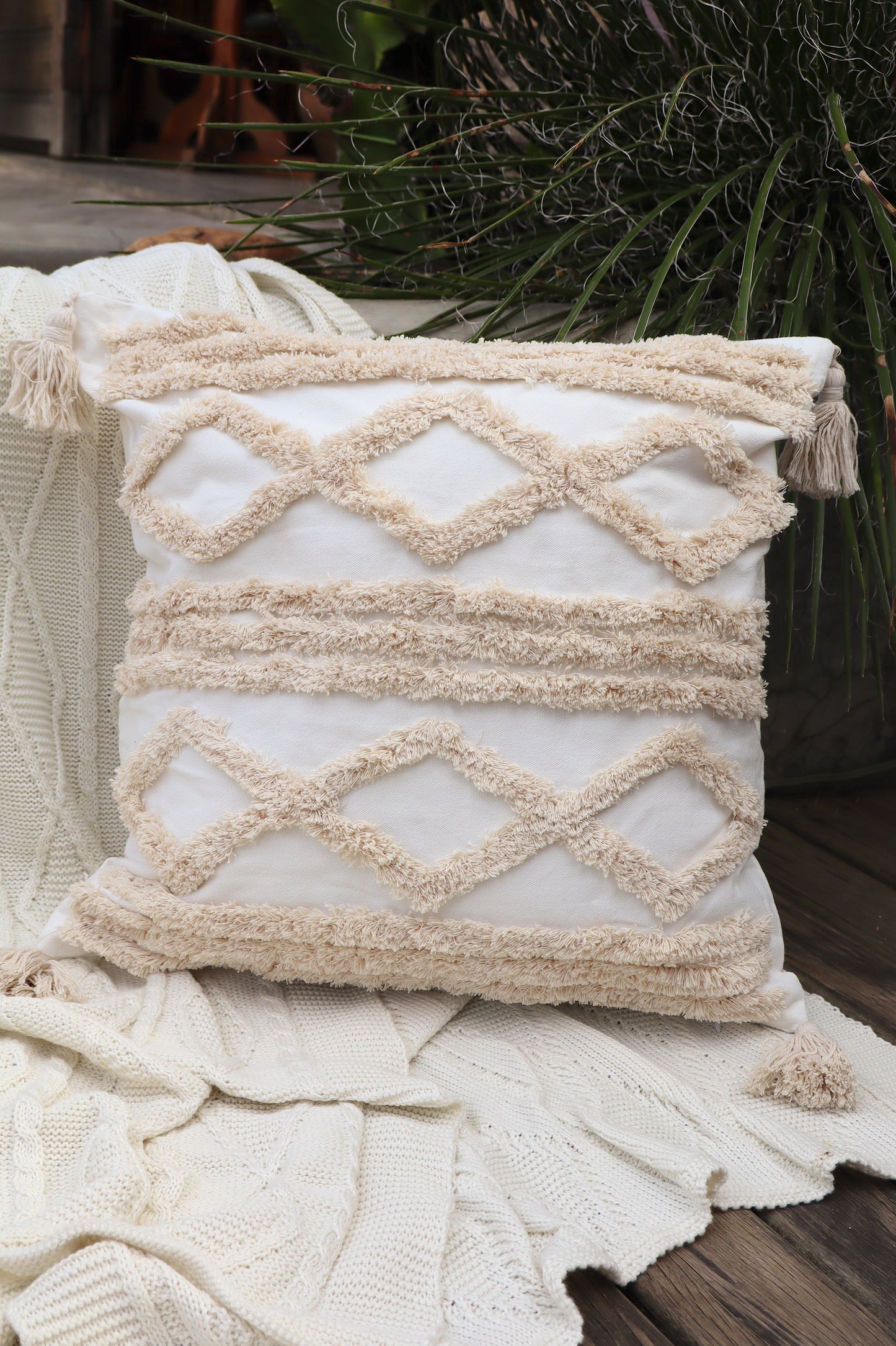 Capa de Almofada Bordada em Linho Tufada Boho 45x45 EST12