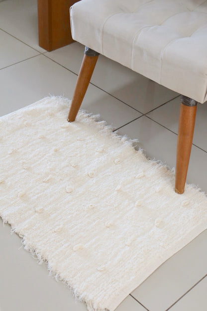 Tapete Algodão Felpudo Puxadinho Pompom Cru 50x80cm