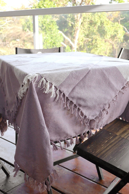 Toalha de Mesa Cobre Lanche com Duas Peças: Lisa Branca e Xadrez Café com Leite