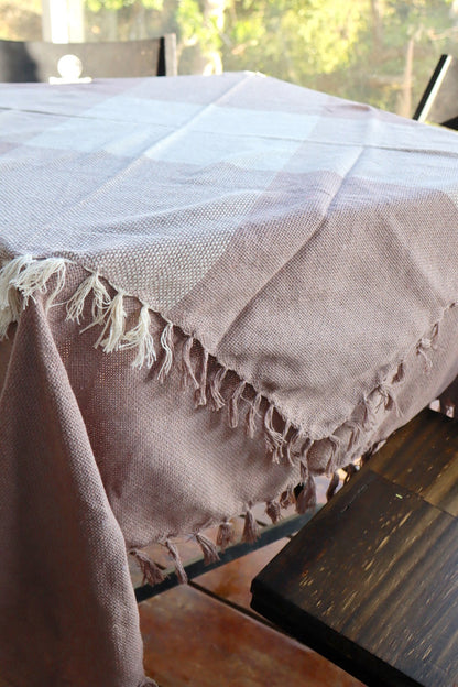 Toalha de Mesa Cobre Lanche com Duas Peças: Lisa Branca e Xadrez Café com Leite