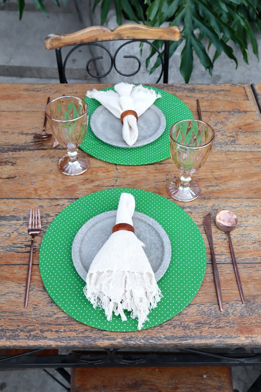 Kit 4 Sousplat Completo + Guardanapos Algodão + Argolas Rústicas Tricoline Verde