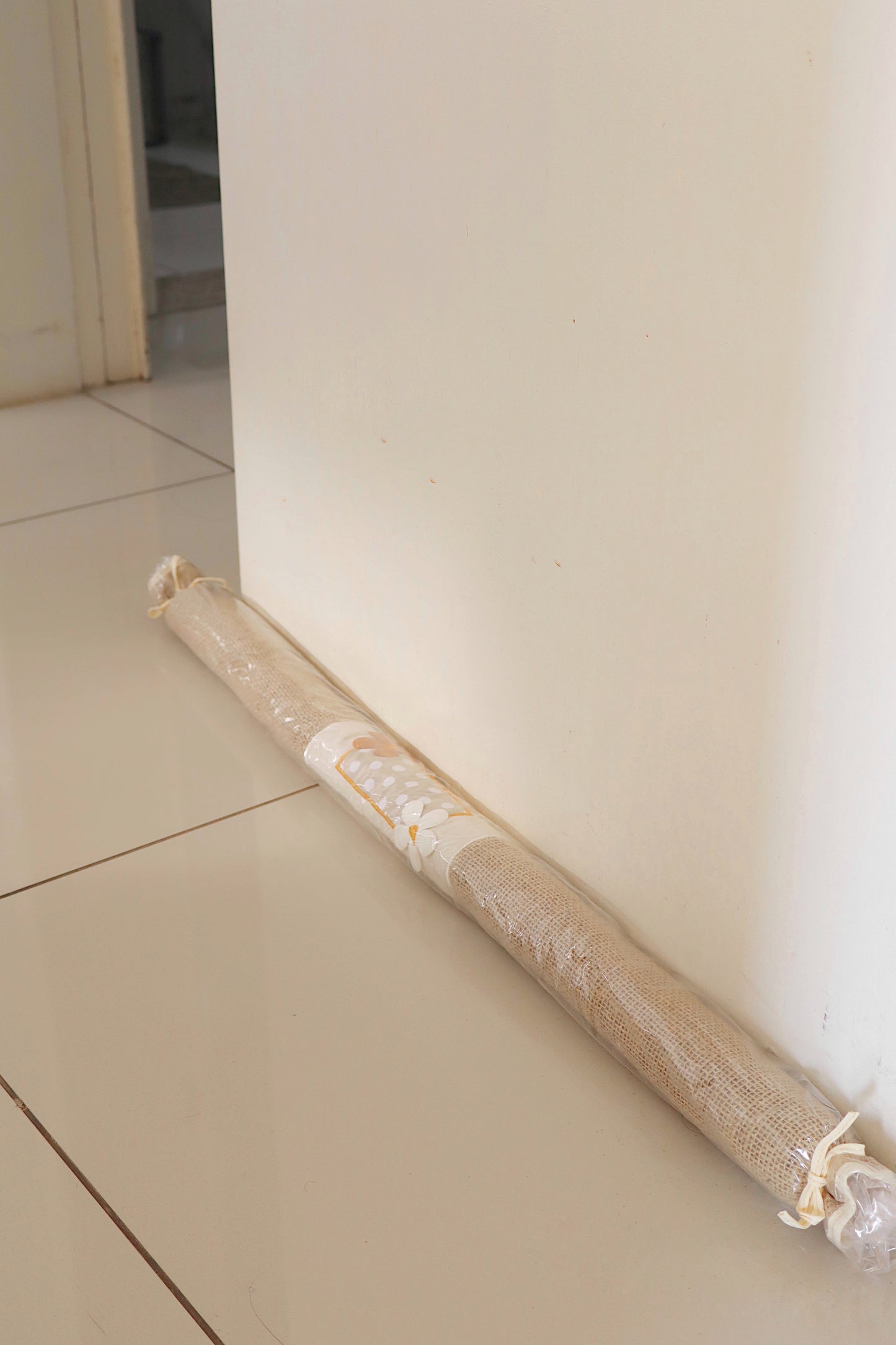 Peso Porta Cobra Juta Bege e Branco 80cm