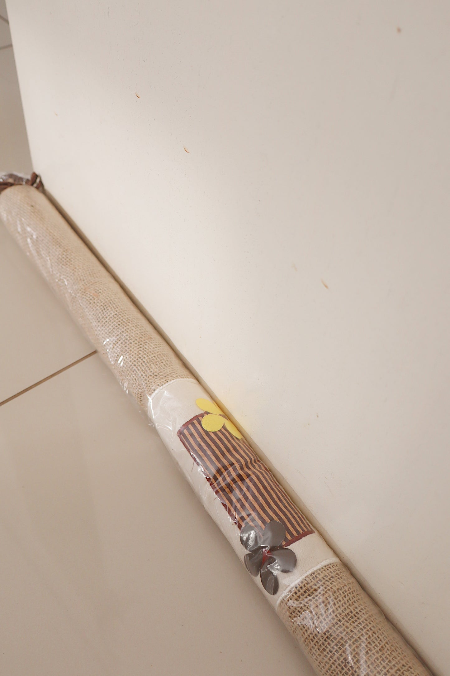 Peso Porta Cobra Juta Marrom e Amarelo 80cm