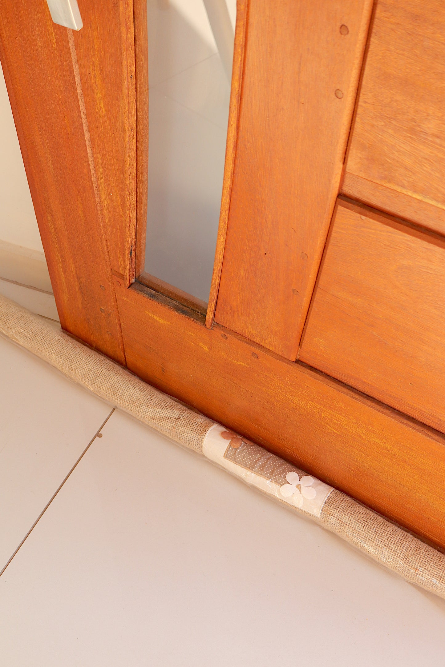 Peso Porta Cobra Juta Bege e Branco 120cm