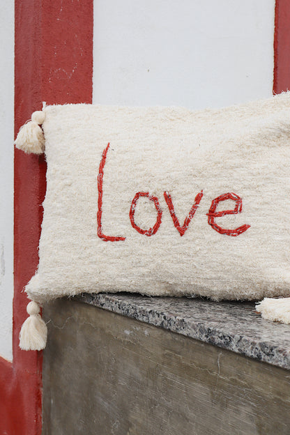 Capa de Almofada Algodão Bordada Love Terracota 30x50cm