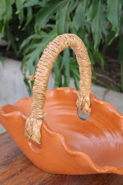 Cesto em Cerâmica com detalhe em Cipó P