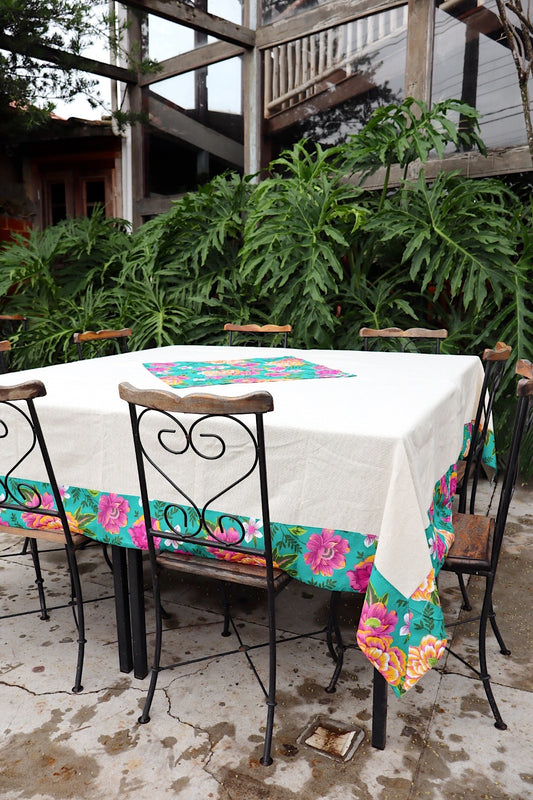Toalha de Mesa Quadrada Com Barra em Chita Tifanny Mesa 8 Lugares 2,40x2,40m