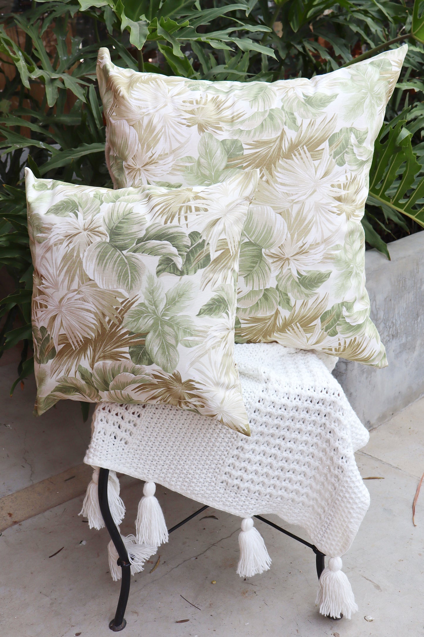 Capa de Almofada Impermeável Belize Folhas Verde Claro 45x45 ou 65x65