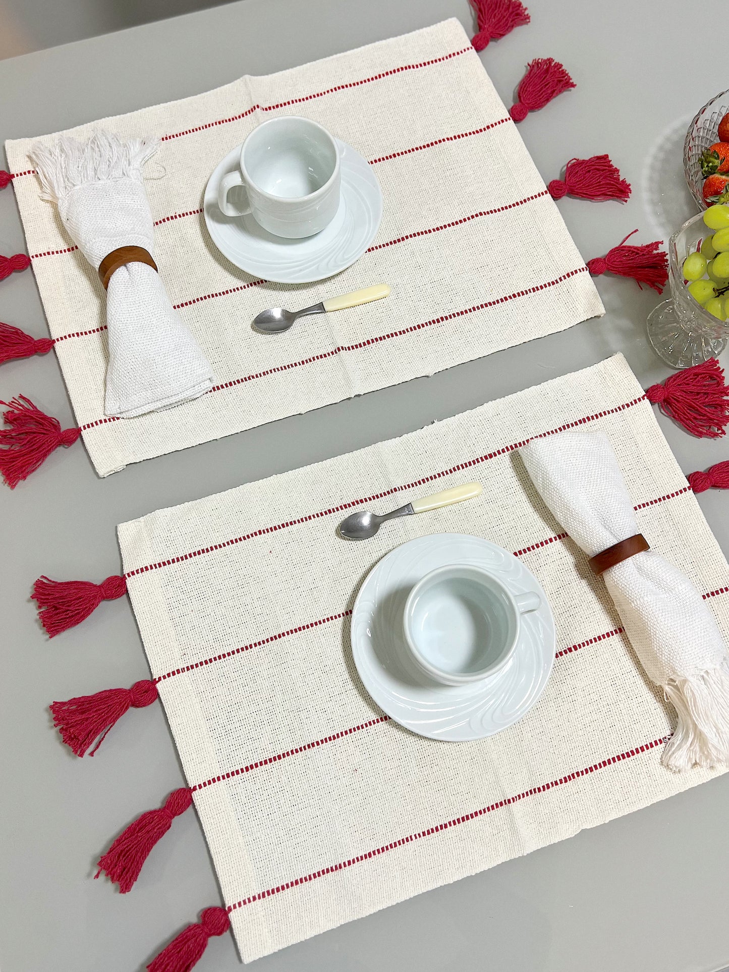 Lugar Americano Algodão com Pompom Vermelho
