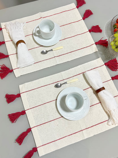 Lugar Americano Algodão com Pompom Vermelho