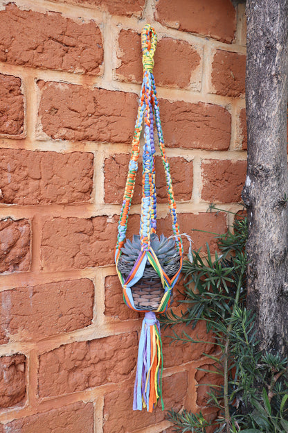 Suporte de Planta em Macramê Malha Um Vaso Colorido