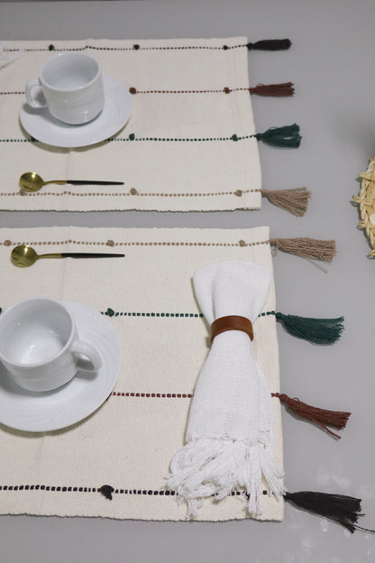 Lugar Americano Algodão com Pompom Bege, Terra, Verde e Marrom