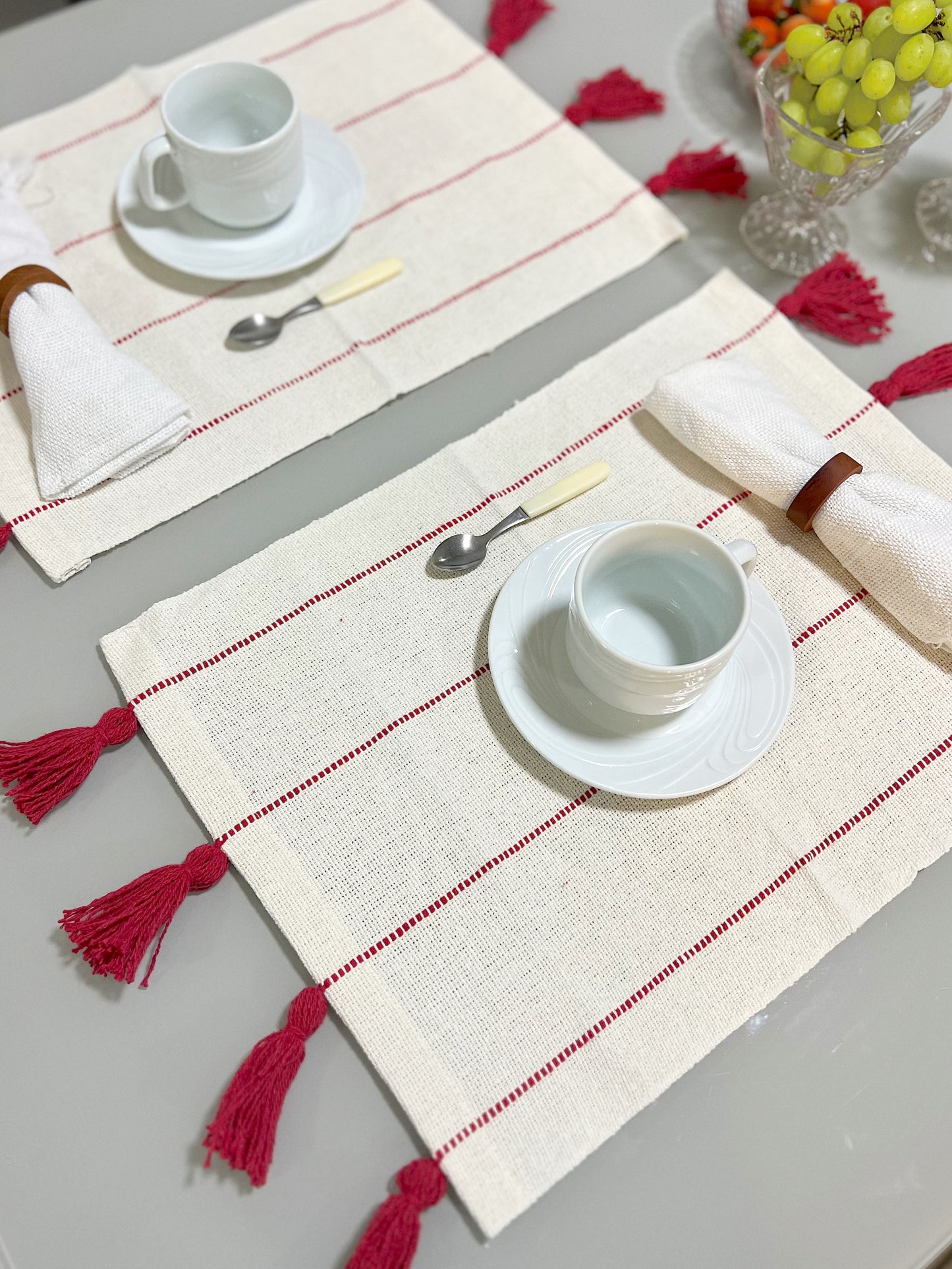 Lugar Americano Algodão com Pompom Vermelho