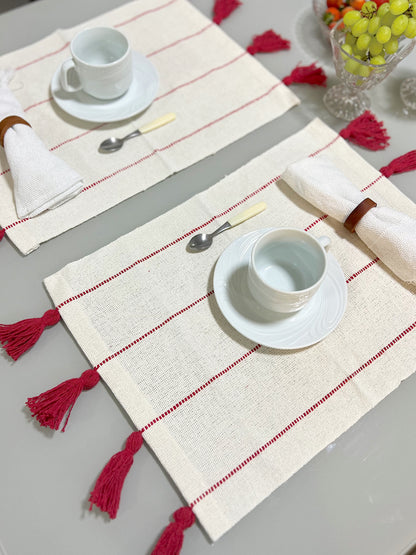 Lugar Americano Algodão com Pompom Vermelho