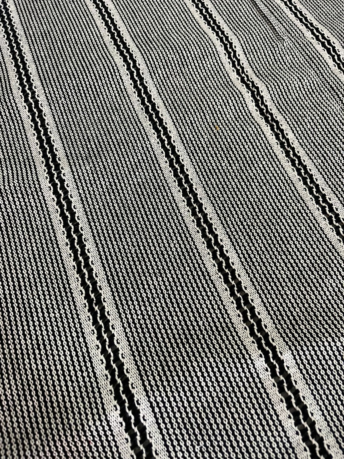 Toalha de Mesa Vazada Preta 1,5mx2,2m