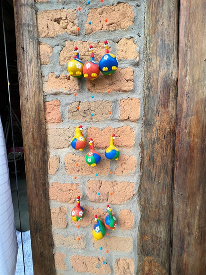 Móbile de Galinha em Cabaça Colorido