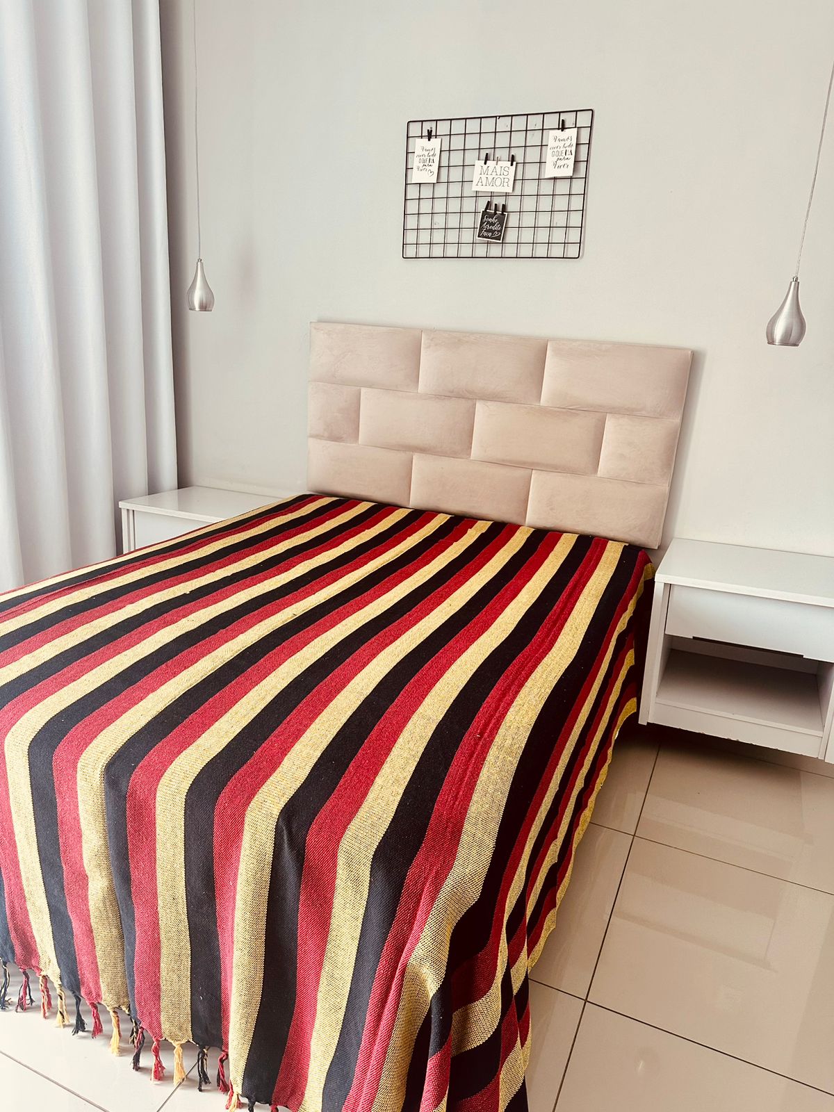 Colcha para Cama Queen 2,40x2,60m Artesanal Listrada Vermelha, Preta e Amarela