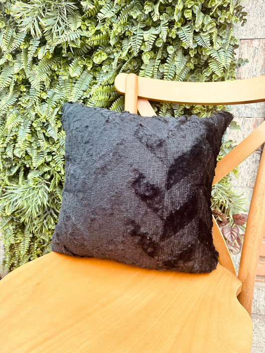 Capa de Almofada Pelinho Preta 45x45