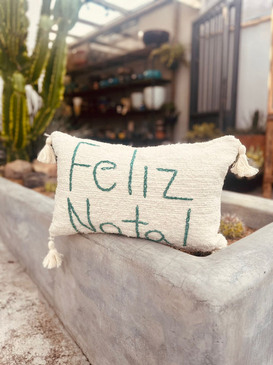 Capa de Almofada Natalina Baguete Algodão Bordada Feliz Natal Verde 30x50cm