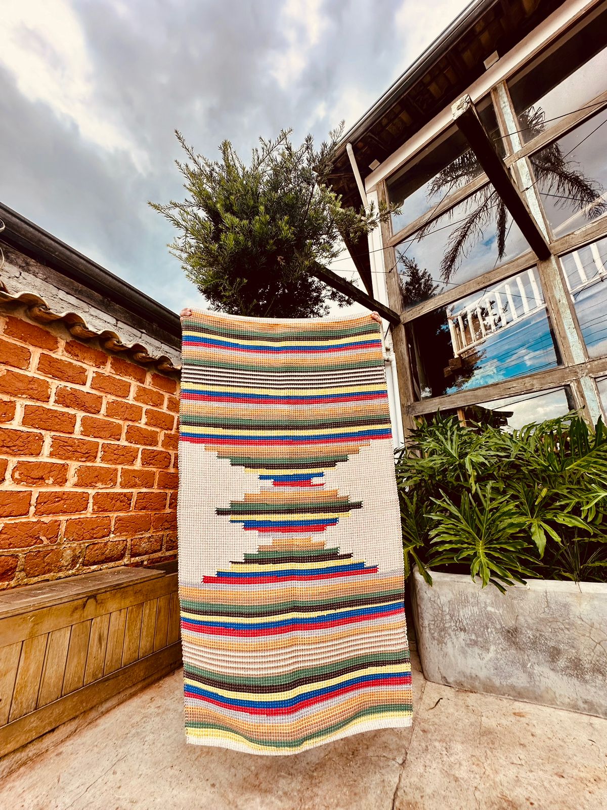 Tapete Médio Linha Bico Trabalhado Colorido 0,90x1,50m