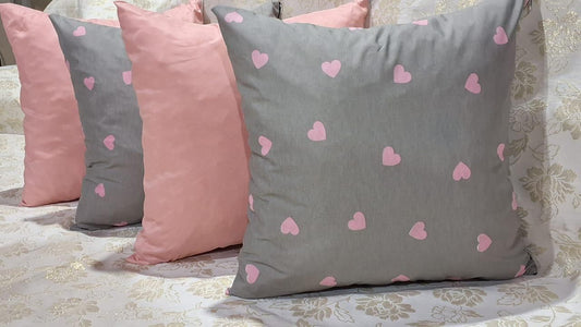 Kit 4x Almofadas Completas Corações Cinza e Rosa