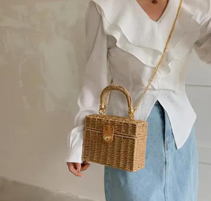 Bolsa Baú de Palha com Alça de Corrente
