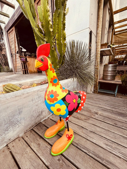 Galinha de Sapatos Laranja em Madeira