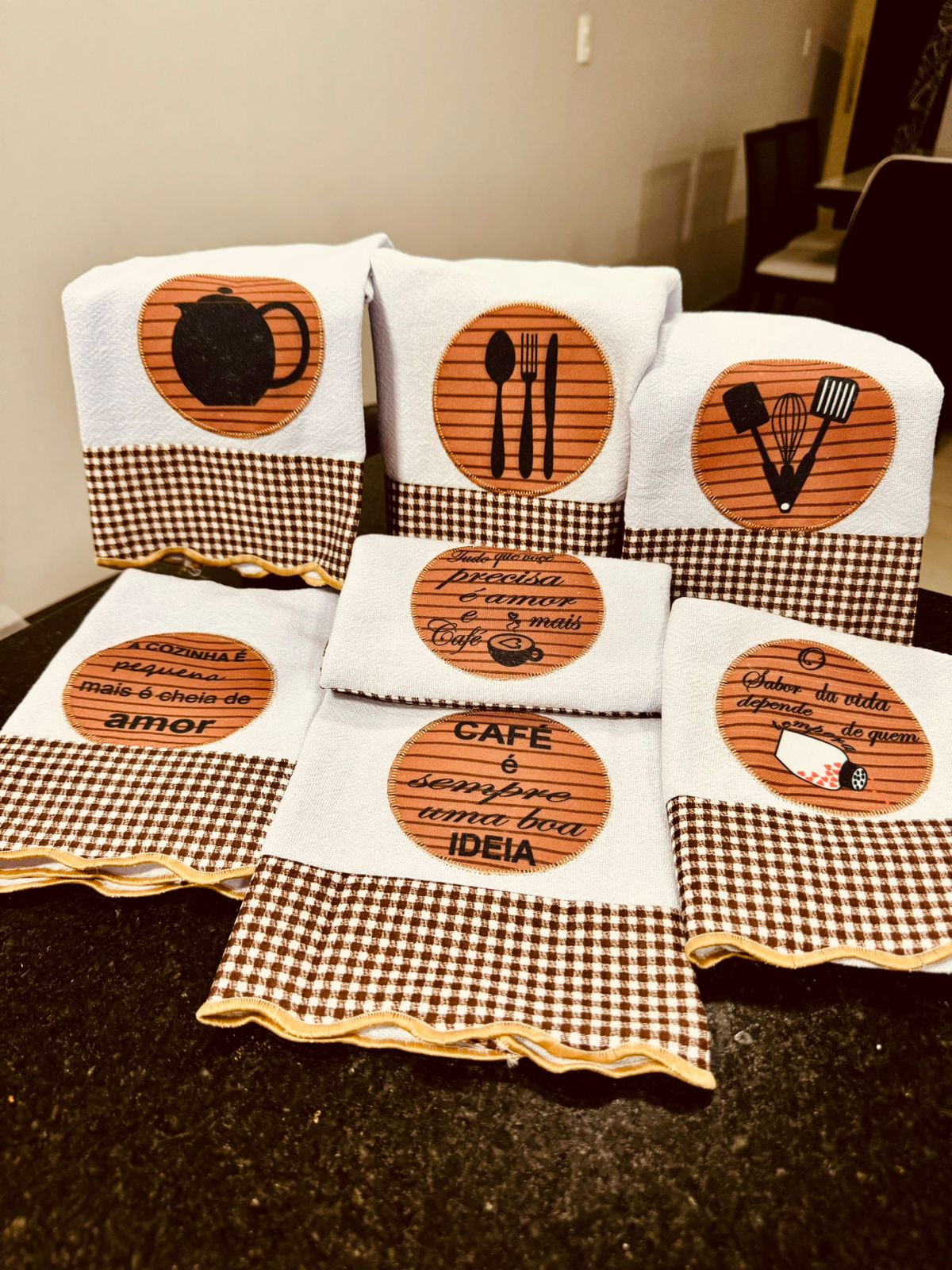 Kit 7 Panos de Prato Decorados - Semaninha Xadrez Marrom