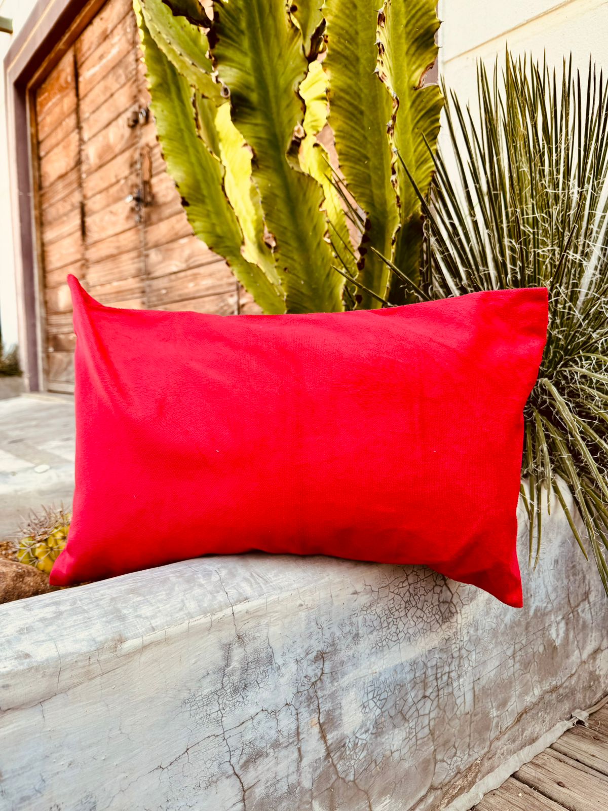 Capa de Almofada Retangular Suede Lisa Vermelha - 30x50