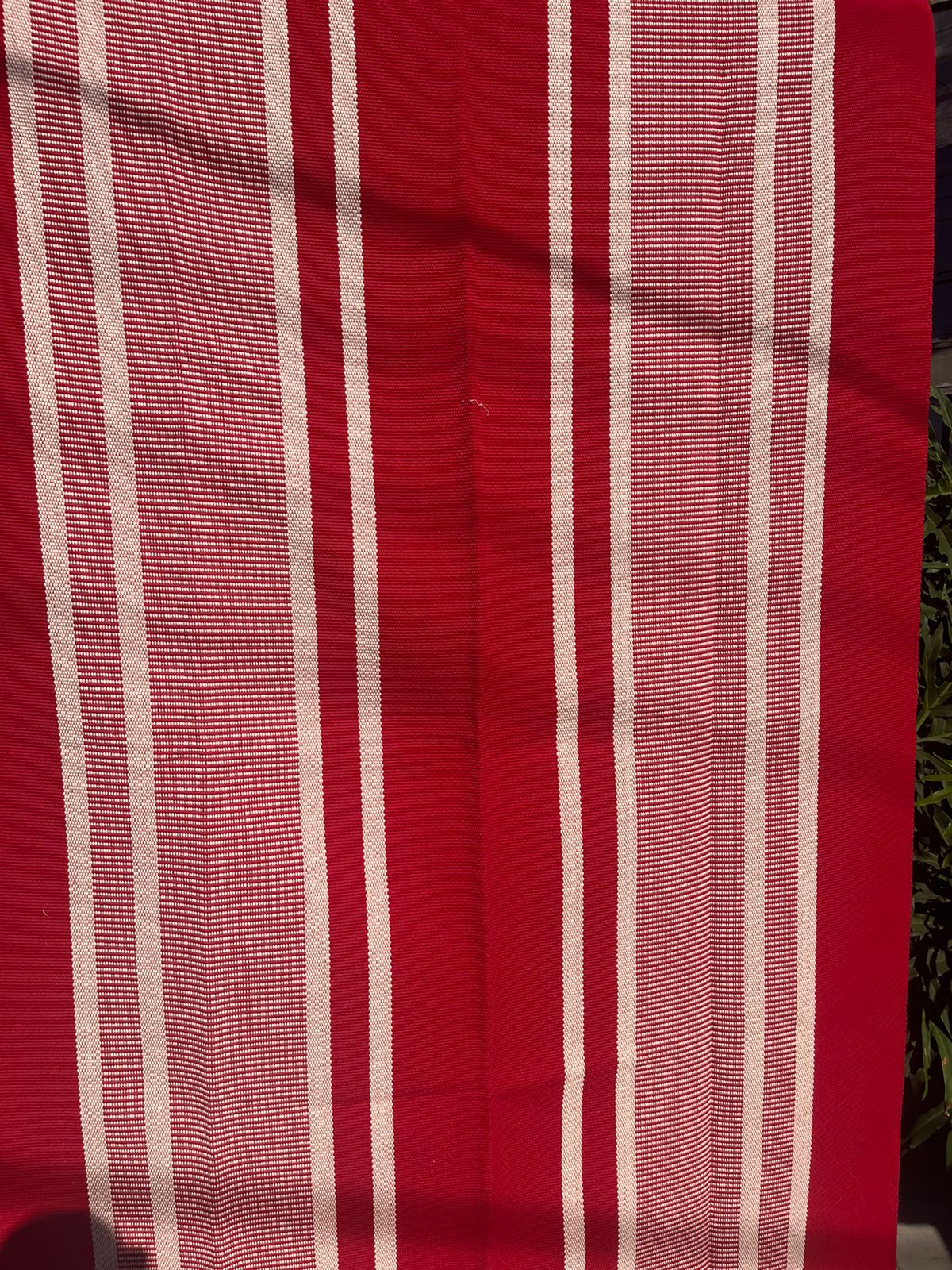 Tapete em Linha Listrado Vermelho 1,50x2,00m