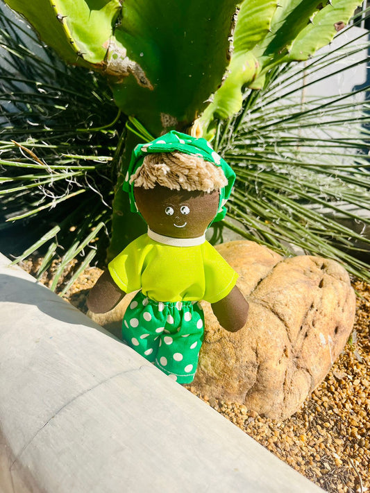 Bonequinho de Pano Verde