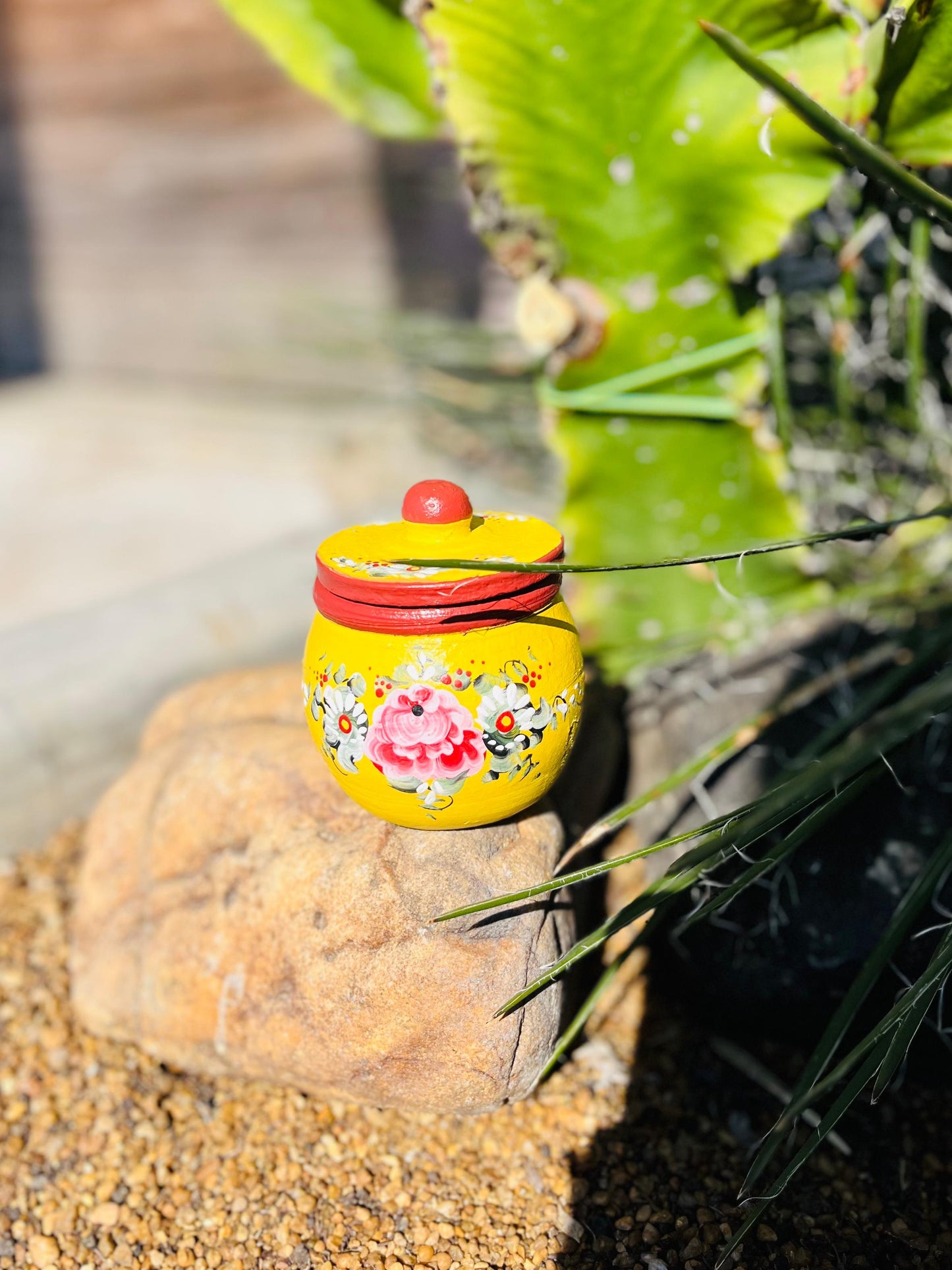 Mini Pote com Tampa Floral em Cerâmica Amarelo