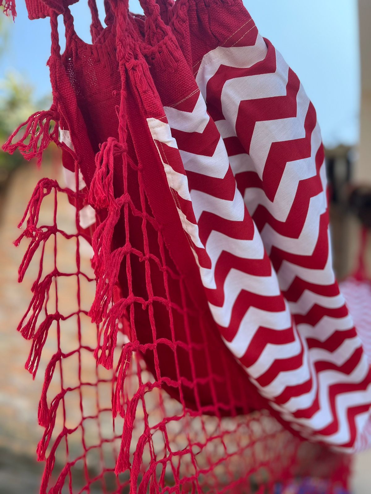 Rede de Algodão Forrada com Belize Semi Impermeável - Chevron Vermelho